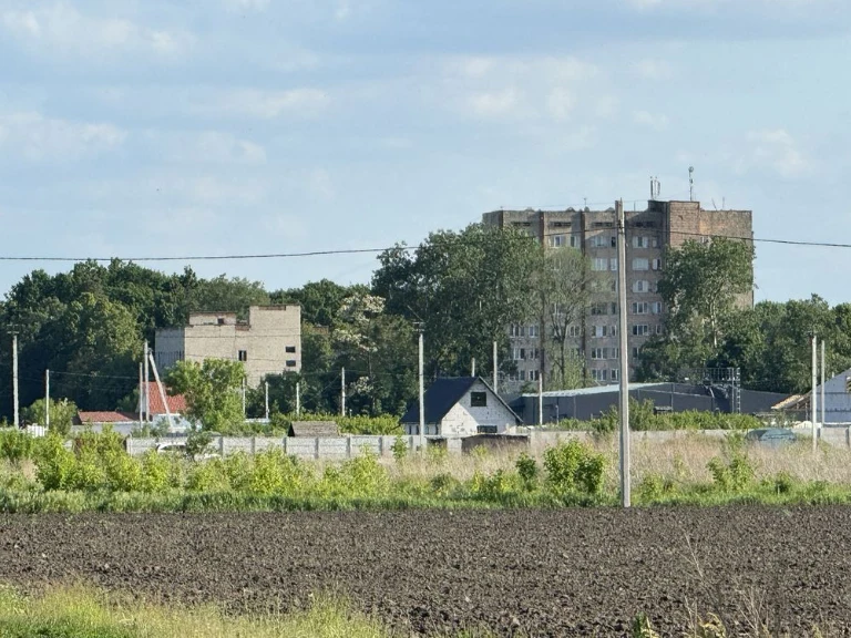 30соток Військбуд можливо під комерцію