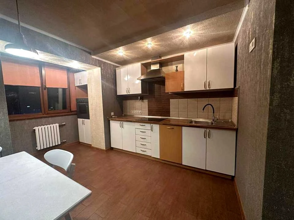 Apartment. Dnipro, Nauky Ave. (Gagarina)