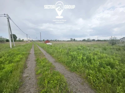 Лозівка, Софії Ковалевської. 10 соток з вагончиком і світлом