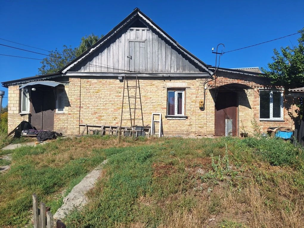 Продаж земельної  ділянки 27 соток з міськими комунікаціями