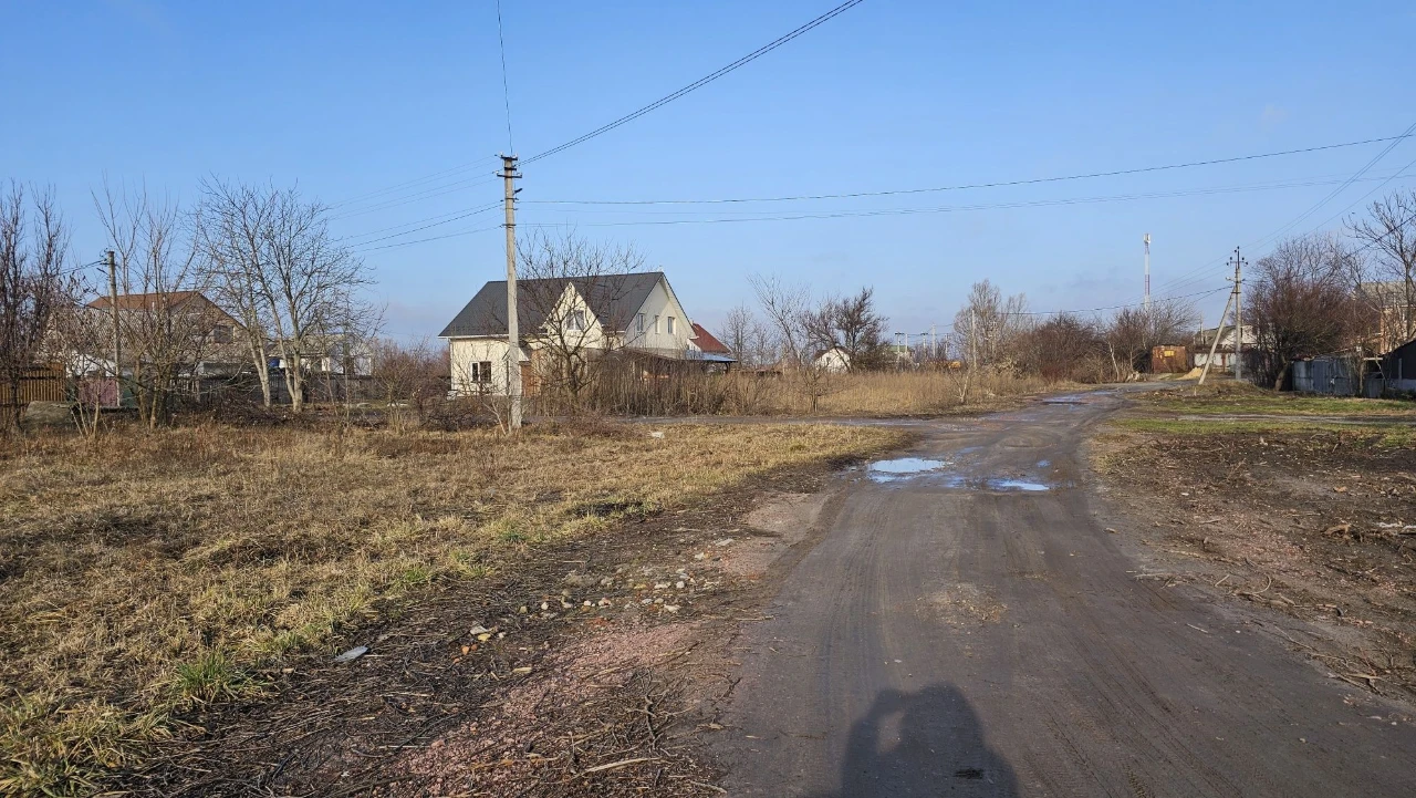 Ділянка 10 соток в мікрорайоні НЕСТЕРІВКА,  на забудованій в