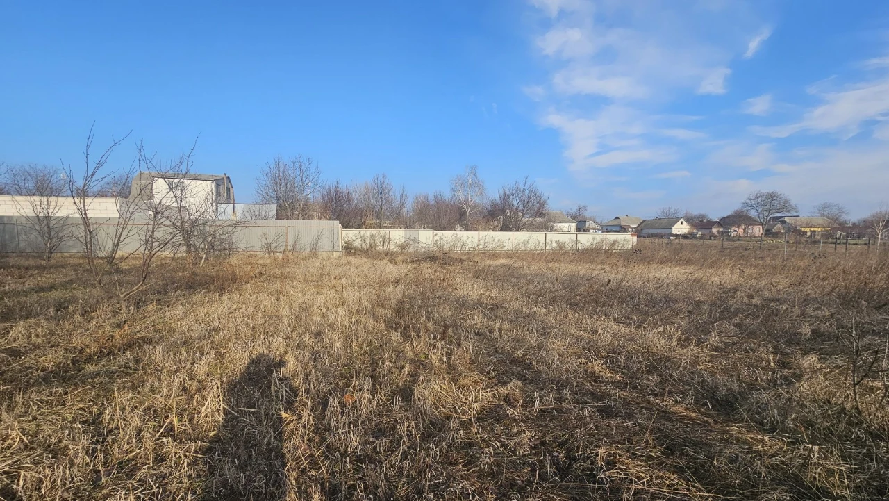 Ділянка 10 соток в мікрорайоні НЕСТЕРІВКА,  на забудованій в