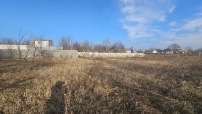 Ділянка 10 соток в мікрорайоні НЕСТЕРІВКА,  на забудованій в