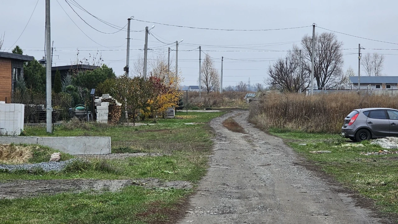 Ділянка  поруч з КИЇВСЬКИМ ШЛЯХОМ по вулиці  Лобановського 1