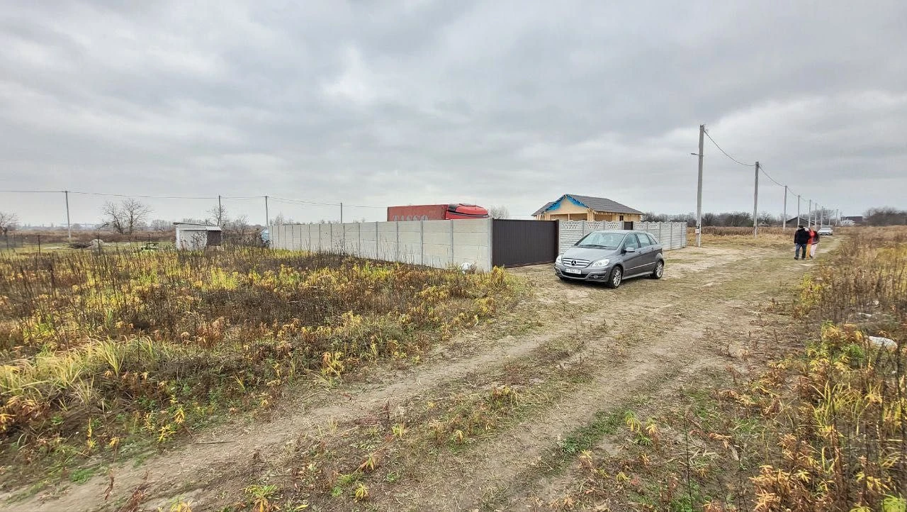 Ділянка 6 соток за 4000дол.Киів обл.