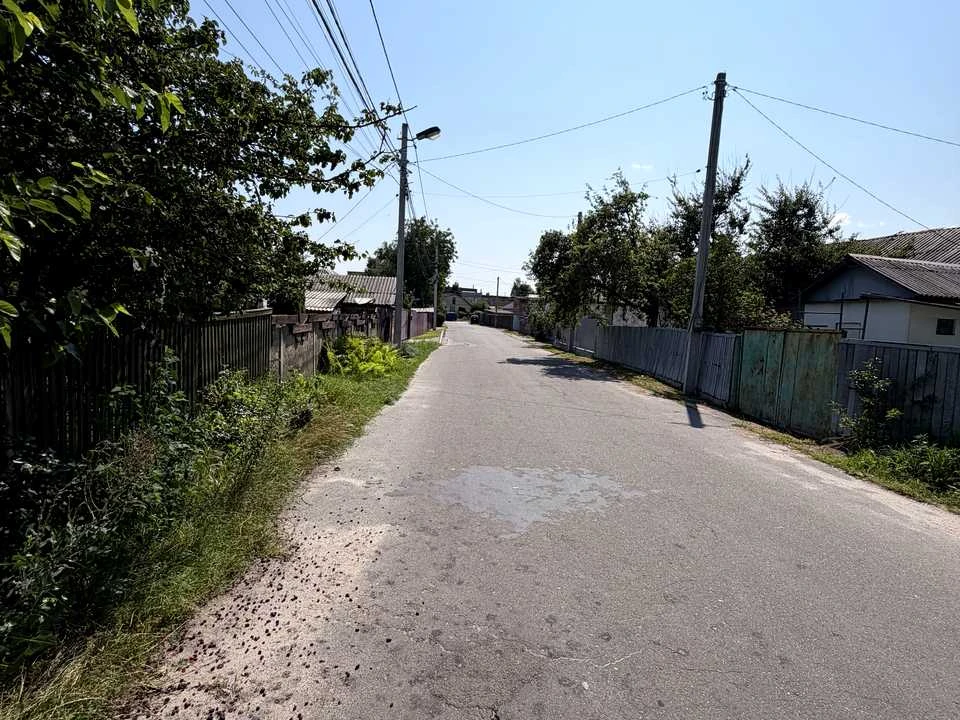 Ділянка. Бровари, Академіка Амосова вул.