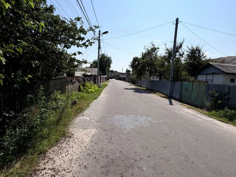 Ділянка. Бровари, Академіка Амосова вул.