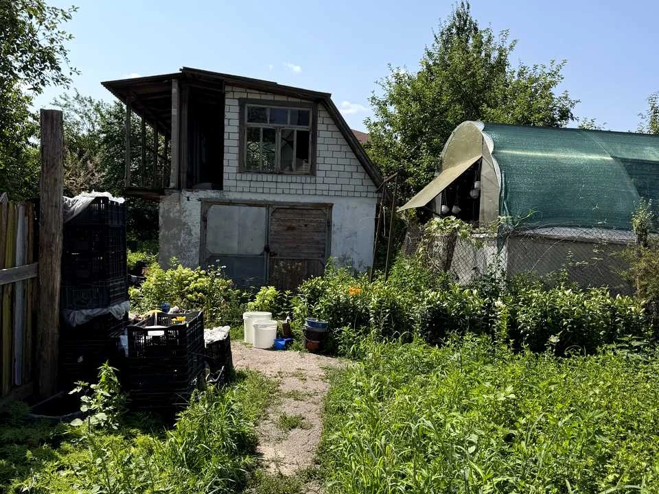 Ділянка. Бровари, Академіка Амосова вул.