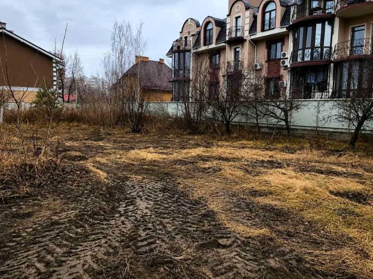 Ділянка. Бровари, Драгоманова вул.