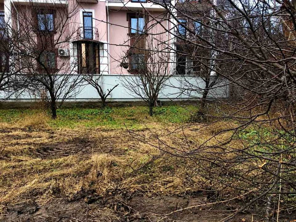 Ділянка. Бровари, Драгоманова вул.