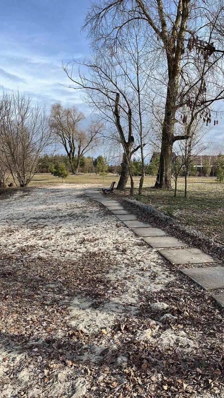Земельна ділянка в котеджному містечку!!