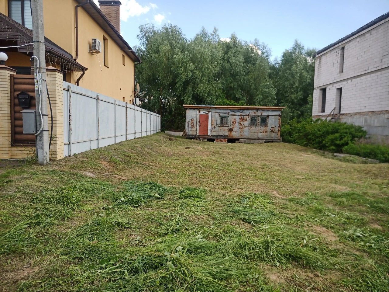 Ділянка від господаря без  комісії, 10 хв.   від метро .Лісо
