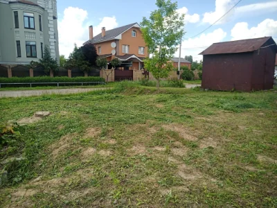 Ділянка від господаря без  комісії, 10 хв.   від метро .Лісо