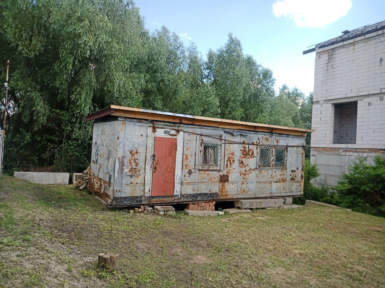 Ділянка від господаря без  комісії, 10 хв.   від метро .Лісо