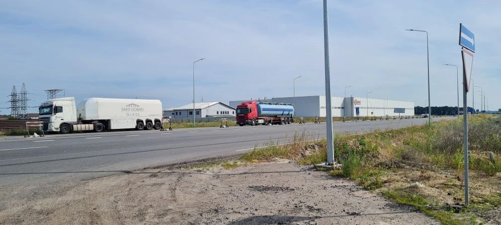 Бровари окружна дорога ділянка з комунікаціями вздовж ділянк