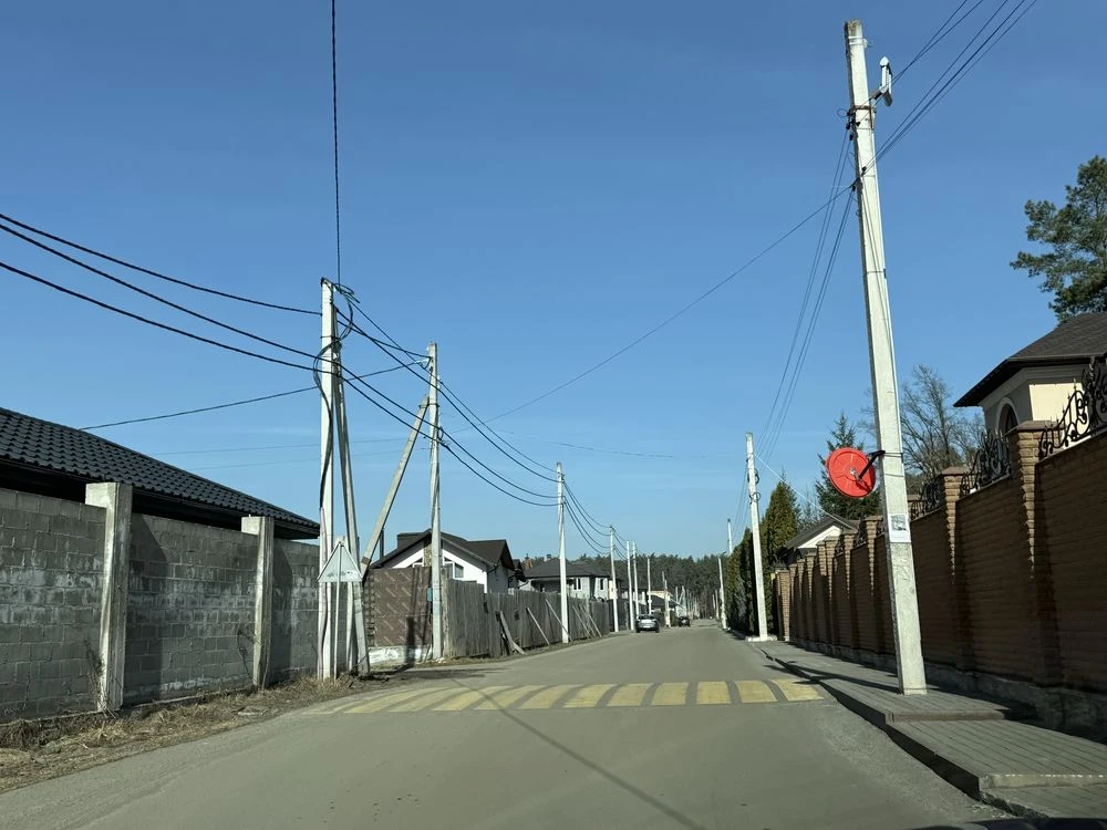 Бровари Зел.поляна-2, ділянка 10сот, сусіди будуються