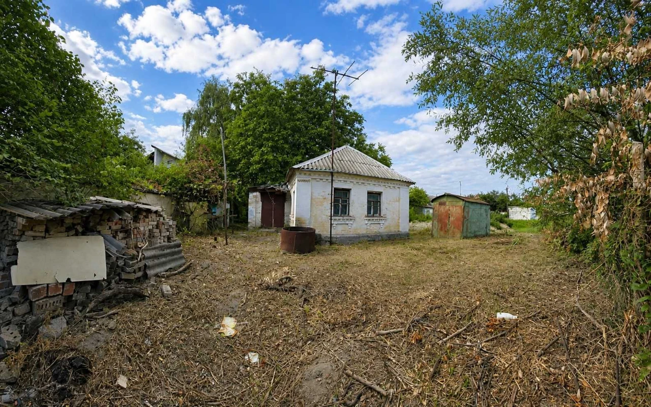 Продаж земельної ділянки з будинком під знос — м. Васильків