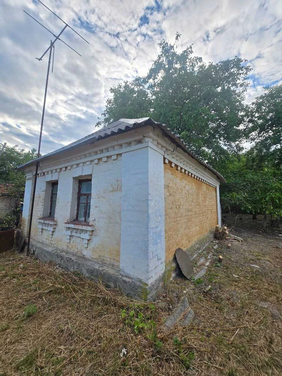 Продаж земельної ділянки з будинком під знос — м. Васильків