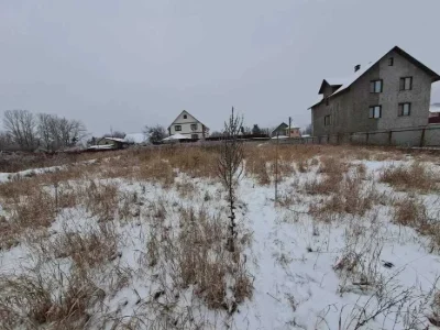 Продам участок под застройку 10 соток в г.Василькове, Киевск