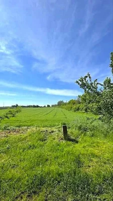 Продаж фасадної ділянки під житло або комерцію, за 25 км від