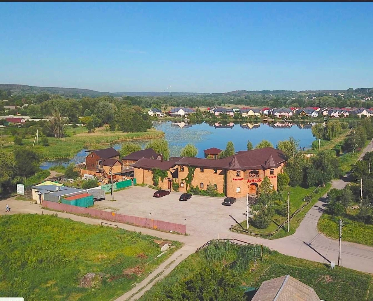 Продаж фасадної ділянки під житло або комерцію, за 25 км від