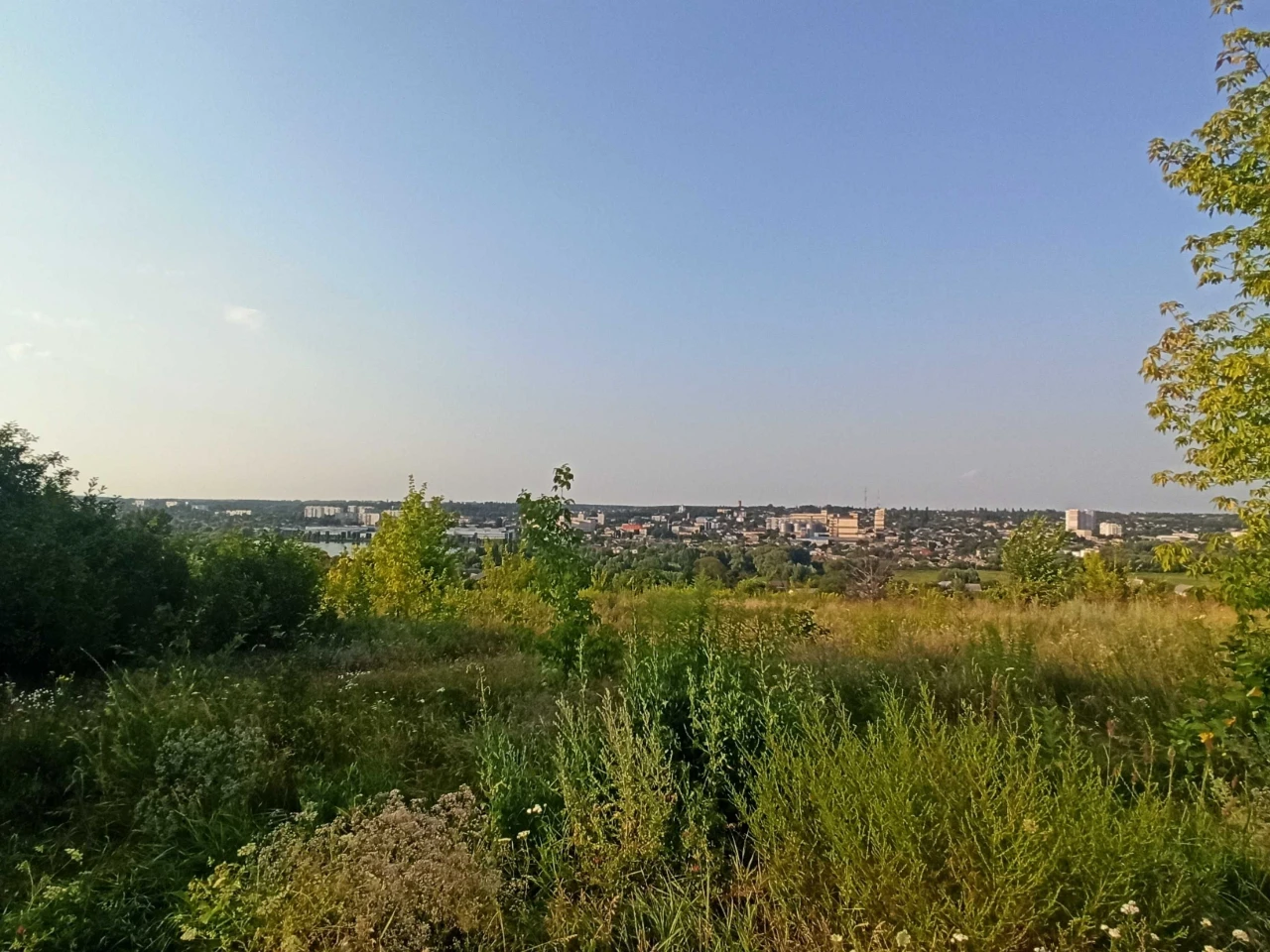 Ділянка з панорамним видом на місто Васильків