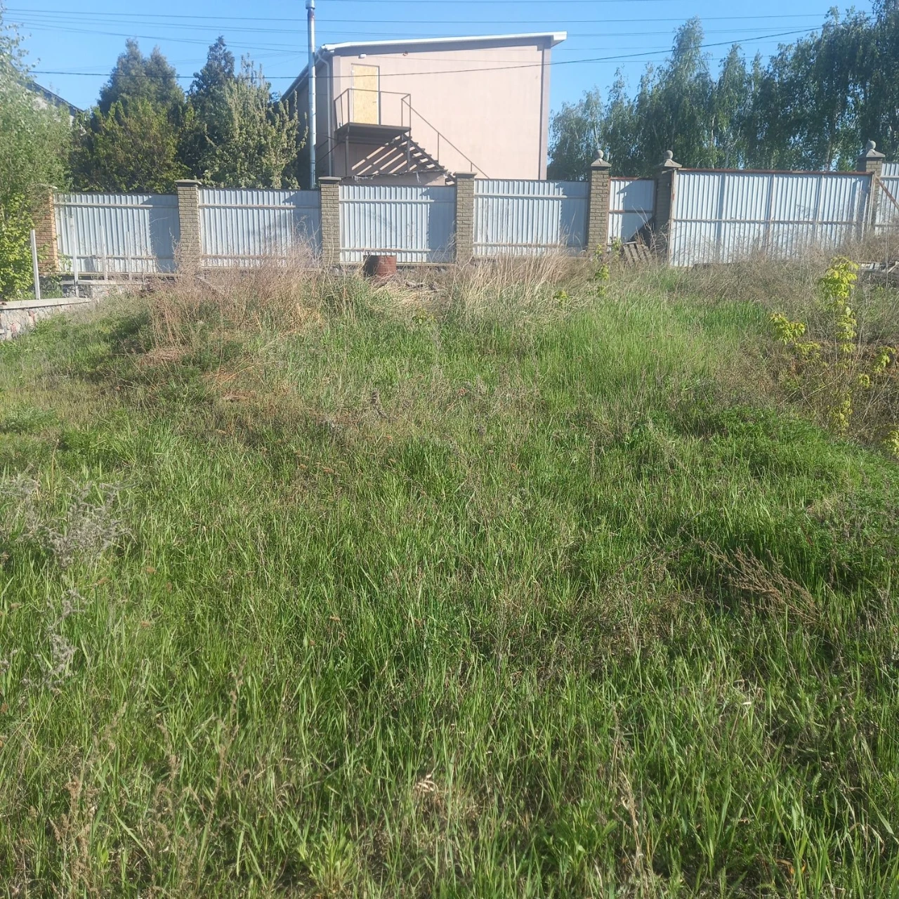 Продаж фасадної,  кутової ділянки