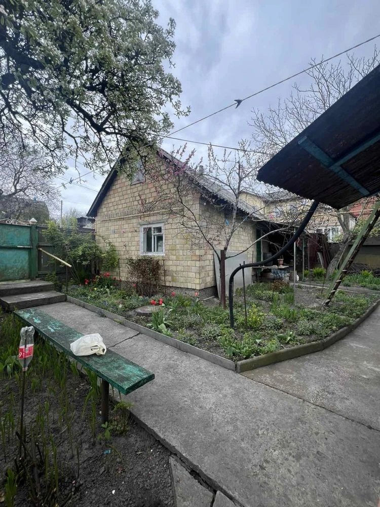 Продам ділянку з будинком в м Вишгород