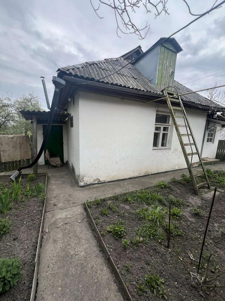 Продам ділянку з будинком в м Вишгород