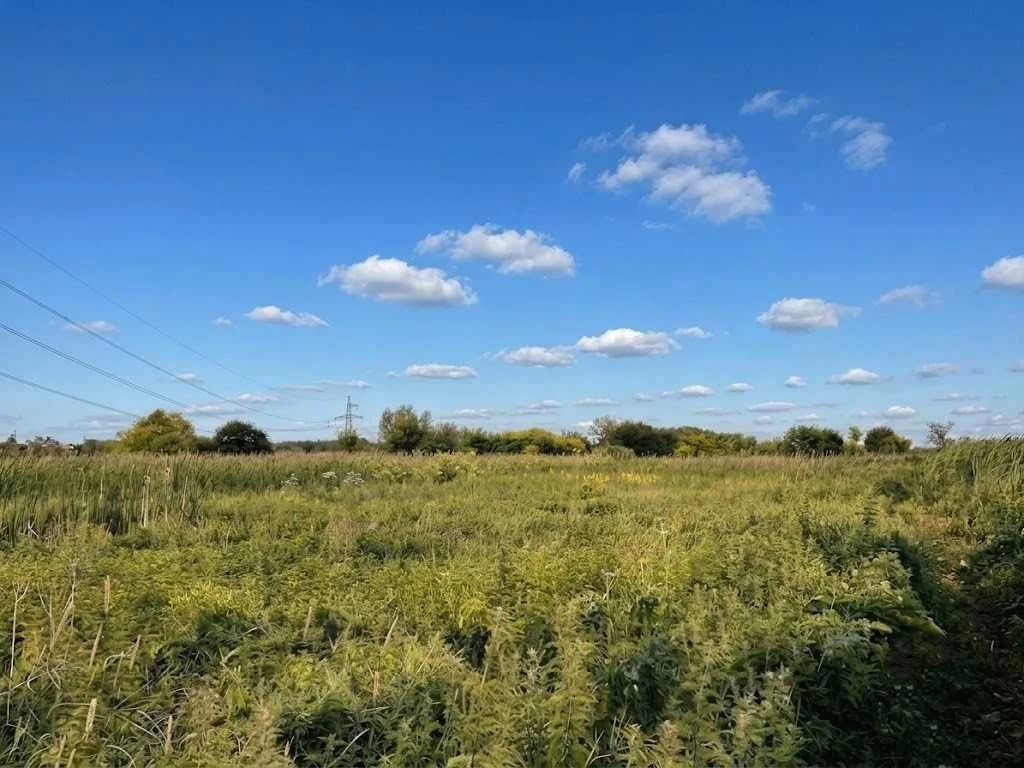 Продаж ділянки 6 соток під садівництво. Поруч річка і центр.