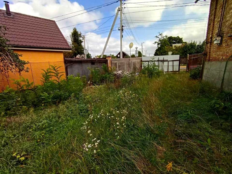 Ділянка. Ірпінь, Озерна вул.
