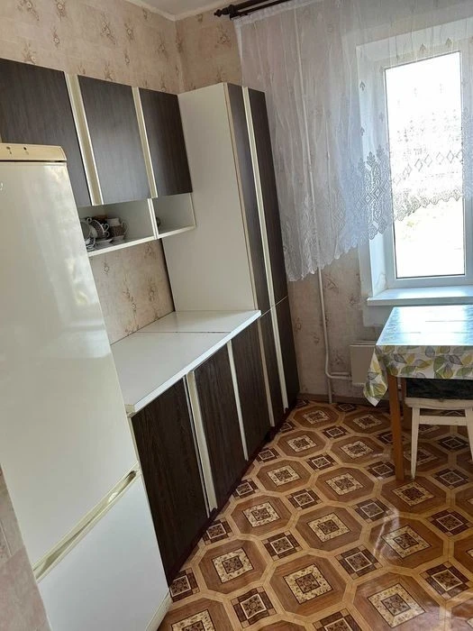 Three-room apartment at Verbytskoho 24, no commission, Kharkivska metro station
