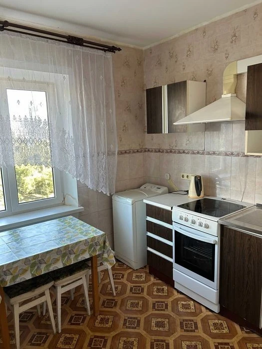 Three-room apartment at Verbytskoho 24, no commission, Kharkivska metro station
