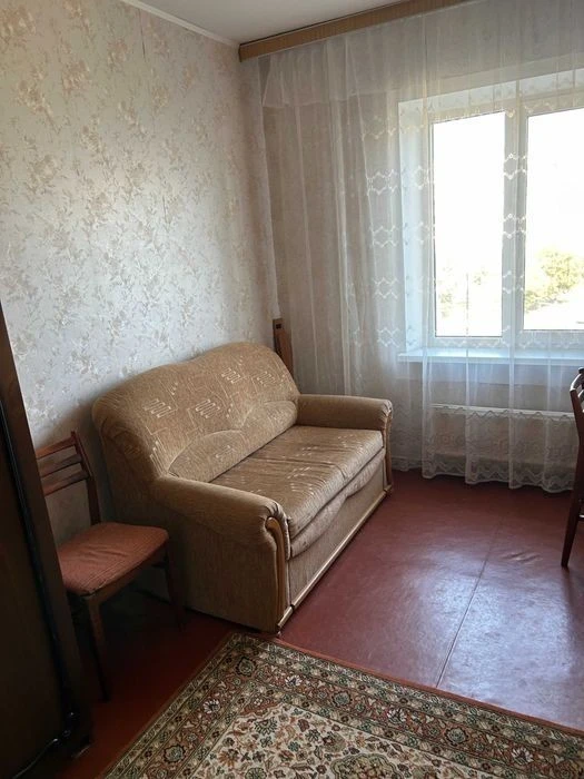 Three-room apartment at Verbytskoho 24, no commission, Kharkivska metro station
