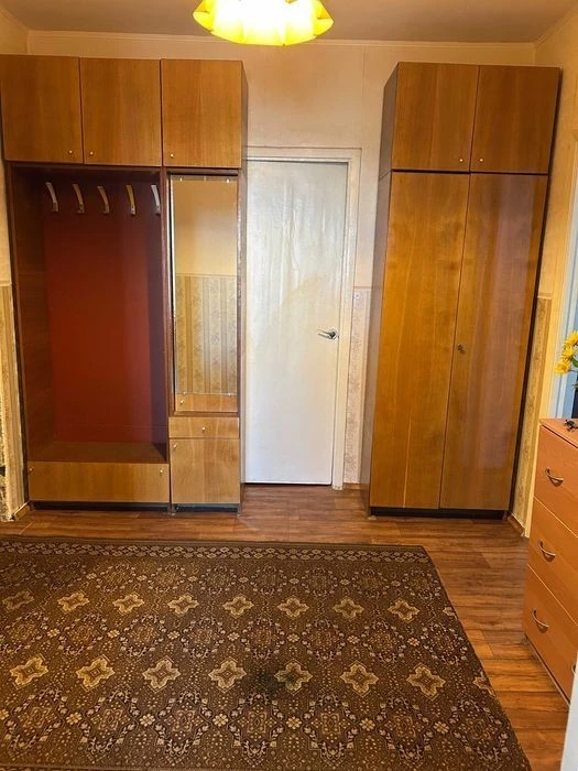 Three-room apartment at Verbytskoho 24, no commission, Kharkivska metro station