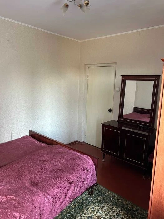 Three-room apartment at Verbytskoho 24, no commission, Kharkivska metro station
