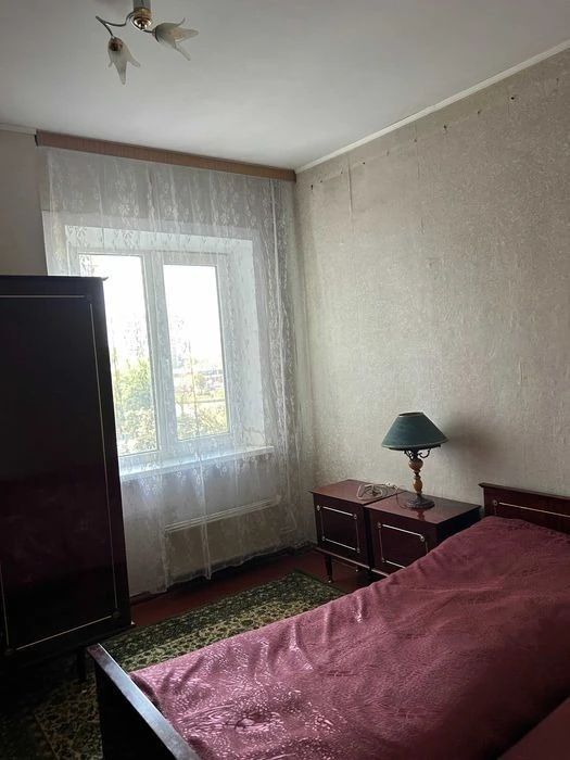 Three-room apartment at Verbytskoho 24, no commission, Kharkivska metro station