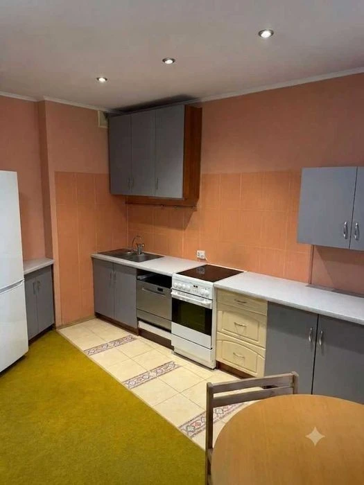 For sale 1 room 54m2 St. Sim'yi Steshenkiv 7