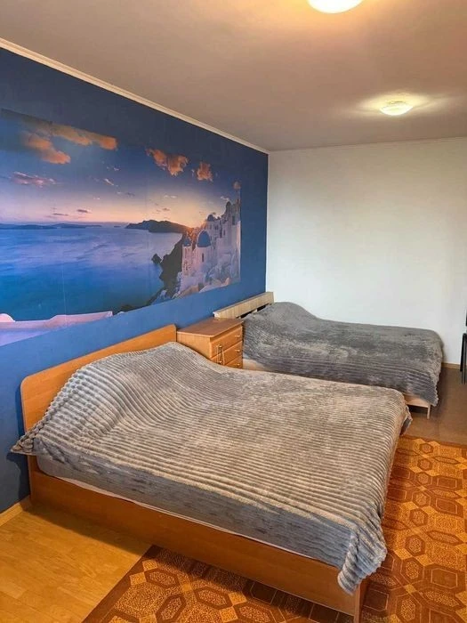 For sale 1 room 54m2 St. Sim'yi Steshenkiv 7
