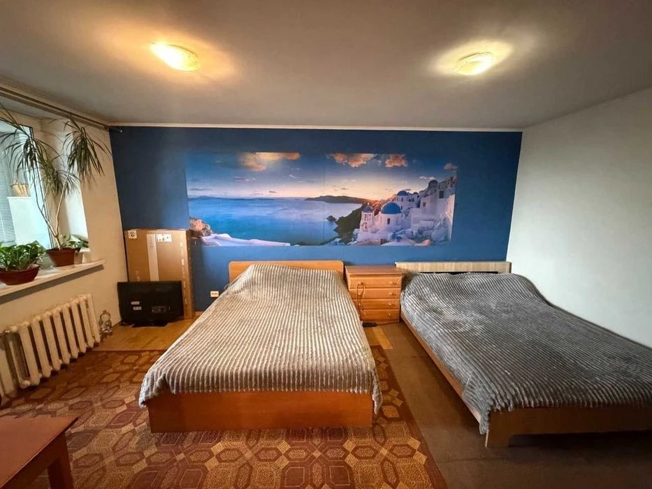 For sale 1 room 54m2 St. Sim'yi Steshenkiv 7