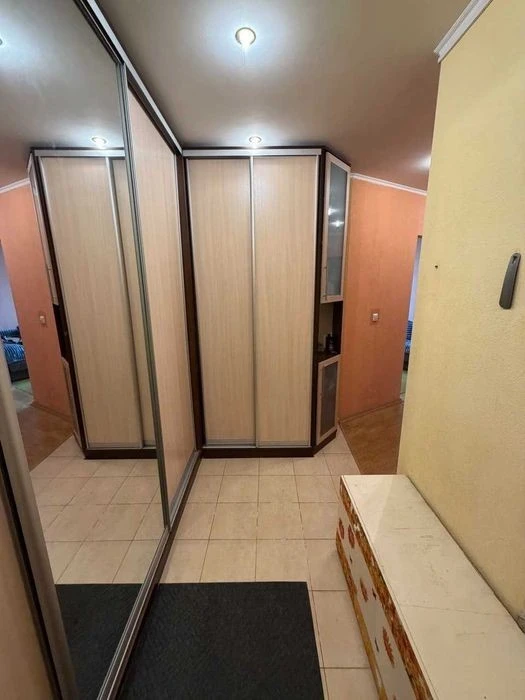 For sale 1 room 54m2 St. Sim'yi Steshenkiv 7