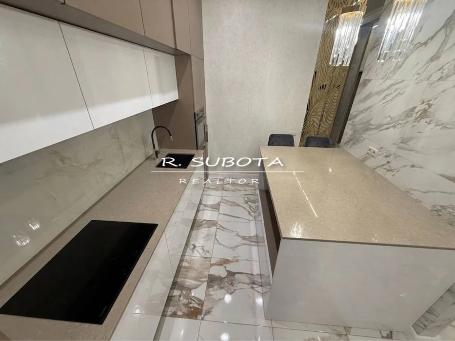 ID 3163 Продается 3.к. ЖК Комфорт Сити в 80м2 в центре Днепр