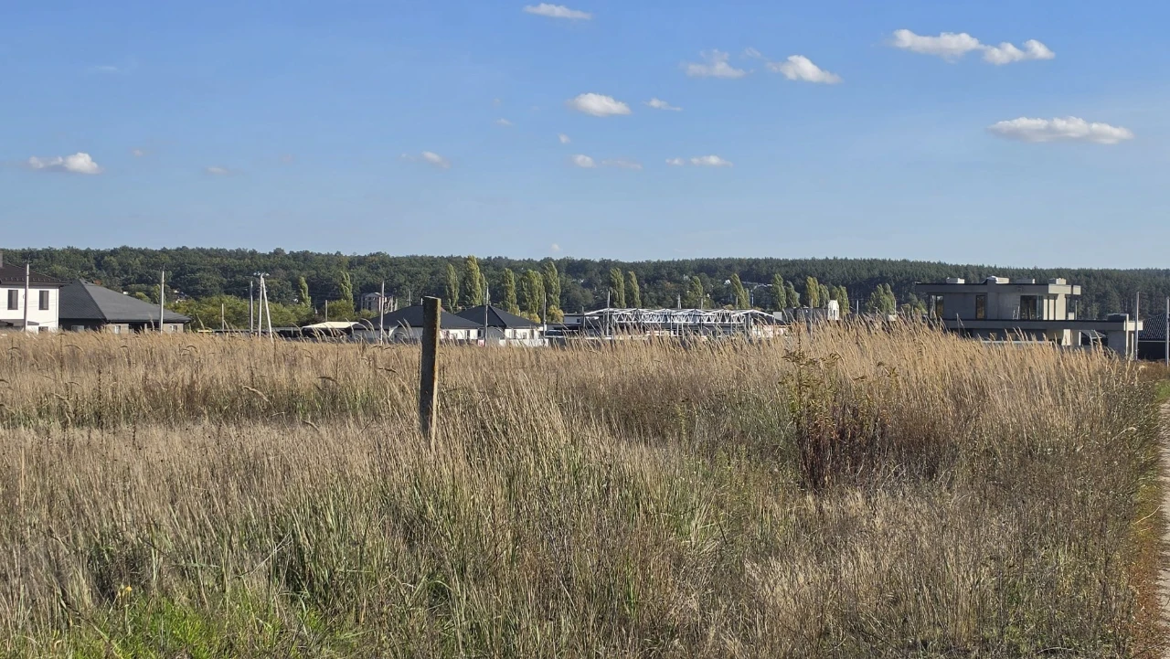Ділянка 10 соток (поле біля дресирувального центру Дред)