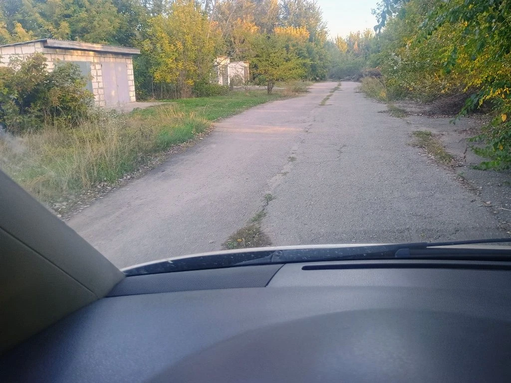 Продам два участка під будівництво гаража, або під комерцію