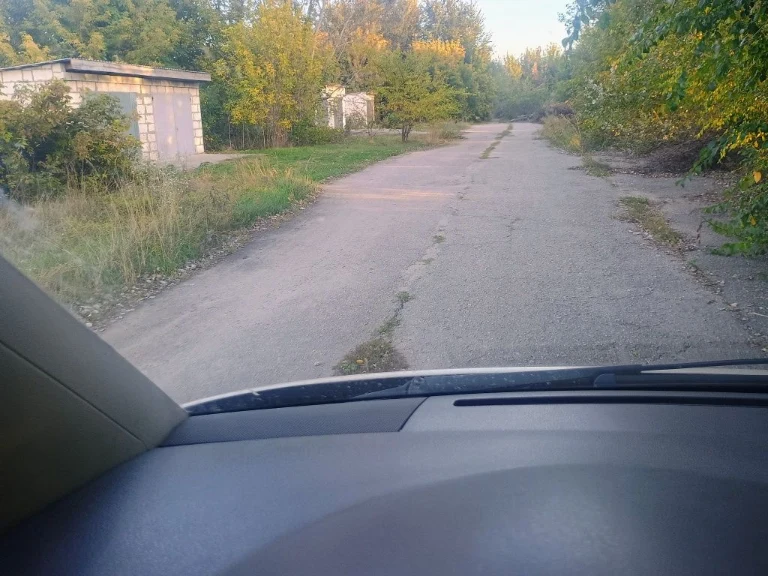 Продам два участка під будівництво гаража, або під комерцію