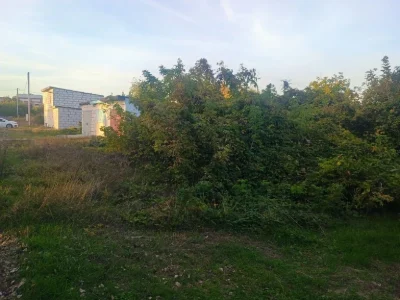 Продам два участка під будівництво гаража, або під комерцію