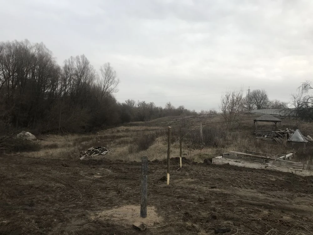 Продається 80 соток в с. Копачів з цікавим ландшафтом.