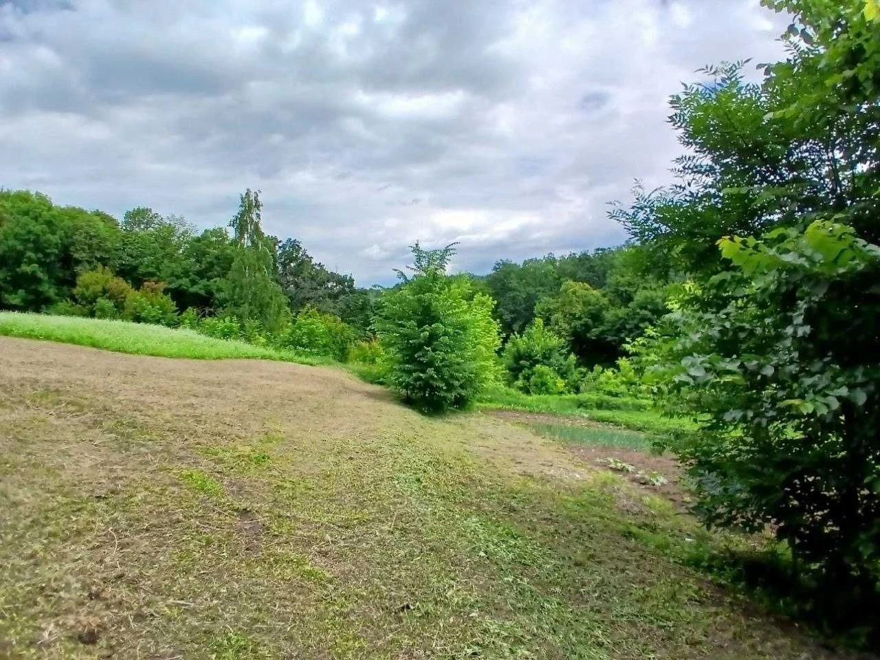 Продам ділянку з гарним краєвидом по вул. Гайдамацька, м. Об