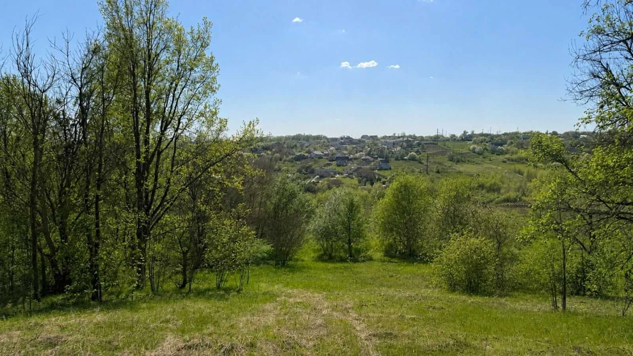10 соток в Обухові: панорама, дуби на ділянці, 35 км від Киє