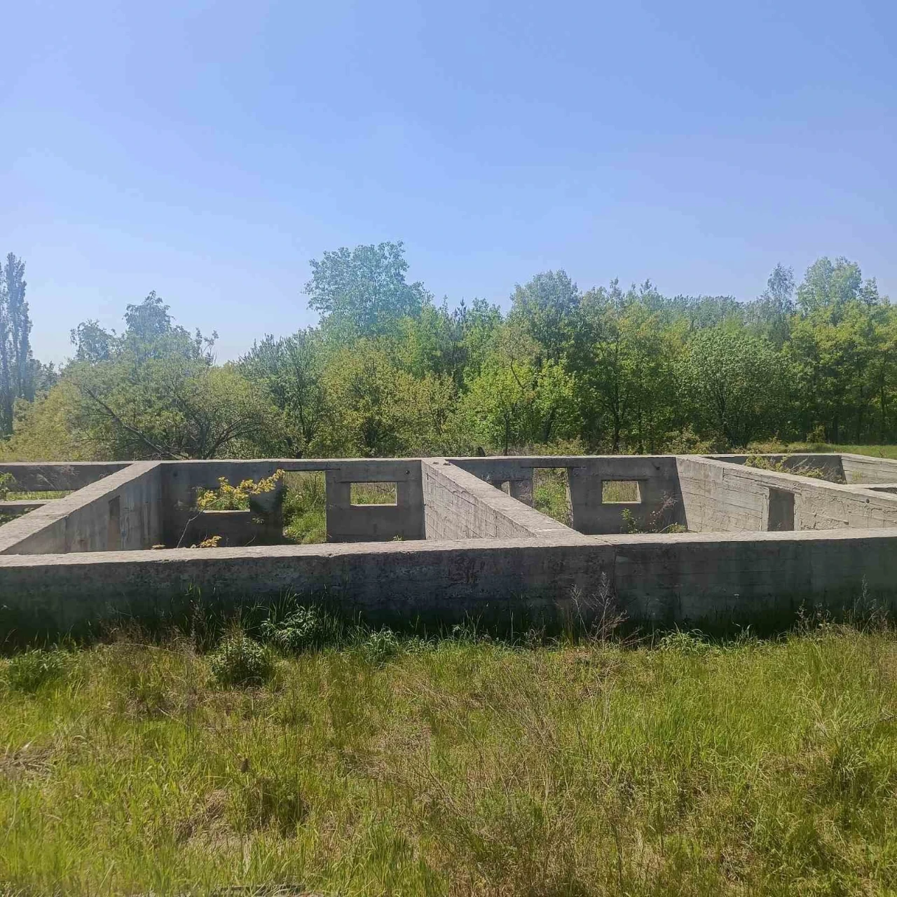 Продаються земельна ділянка,з архітектурним планом  з дозвіл